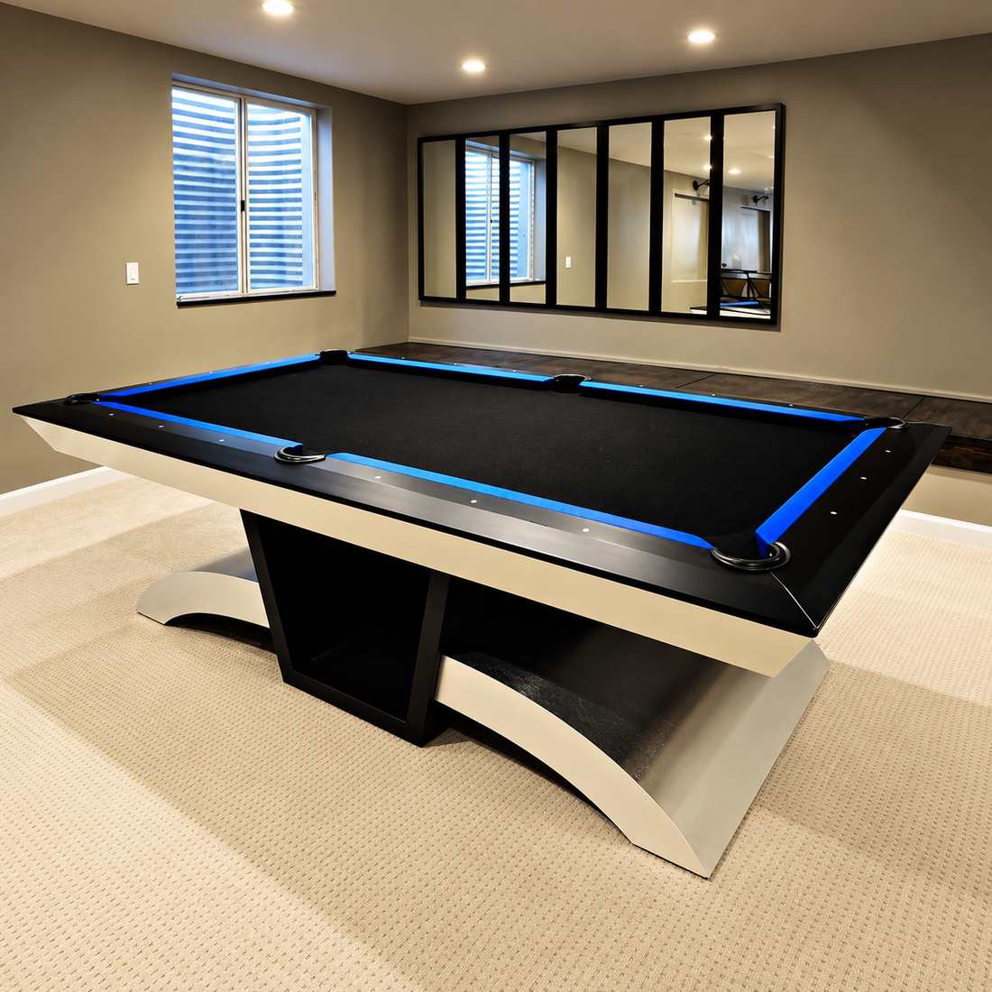 Deluxe Texas Hold’em Poker Table with Multicolor Felt